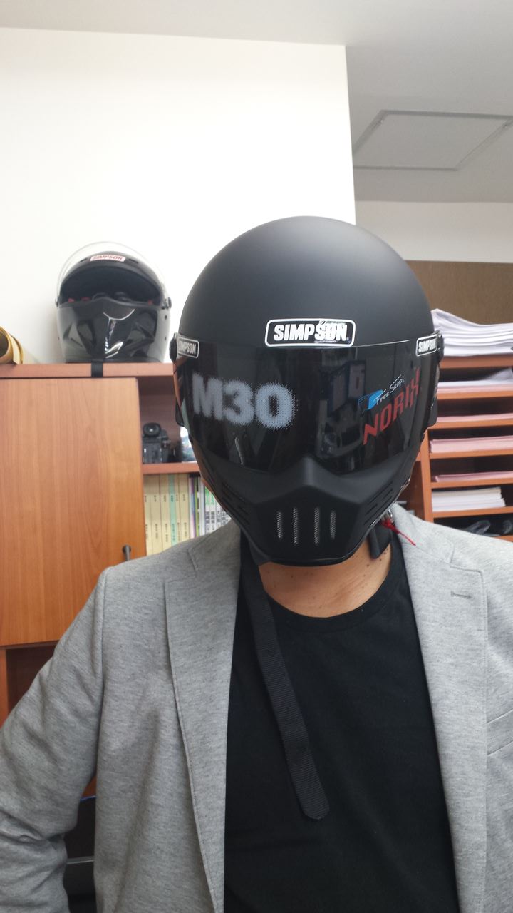 シンプソンヘルメットM30